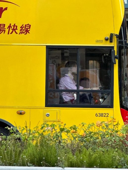 受港影视寒冬影响 黄又南转驾巴士另谋生计
