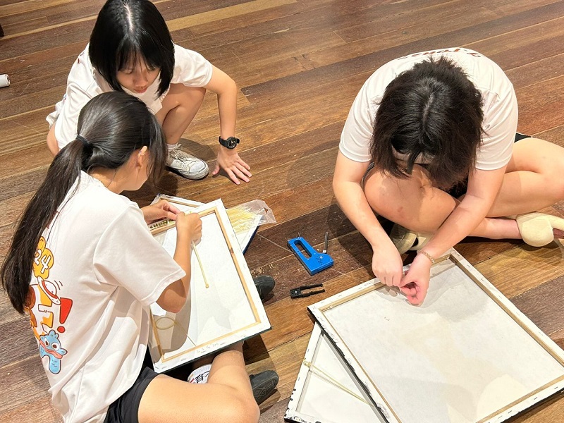 学海学记|主文|《Dessin illimité 不受约束的画》 绘出青春与创意