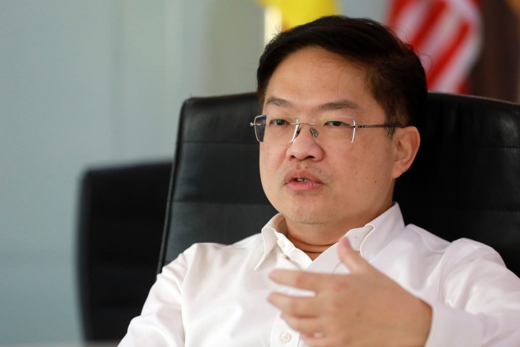 封面主文 罗里超载全民买单