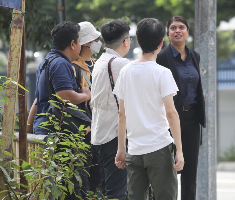 火爆停职女警长再闹事