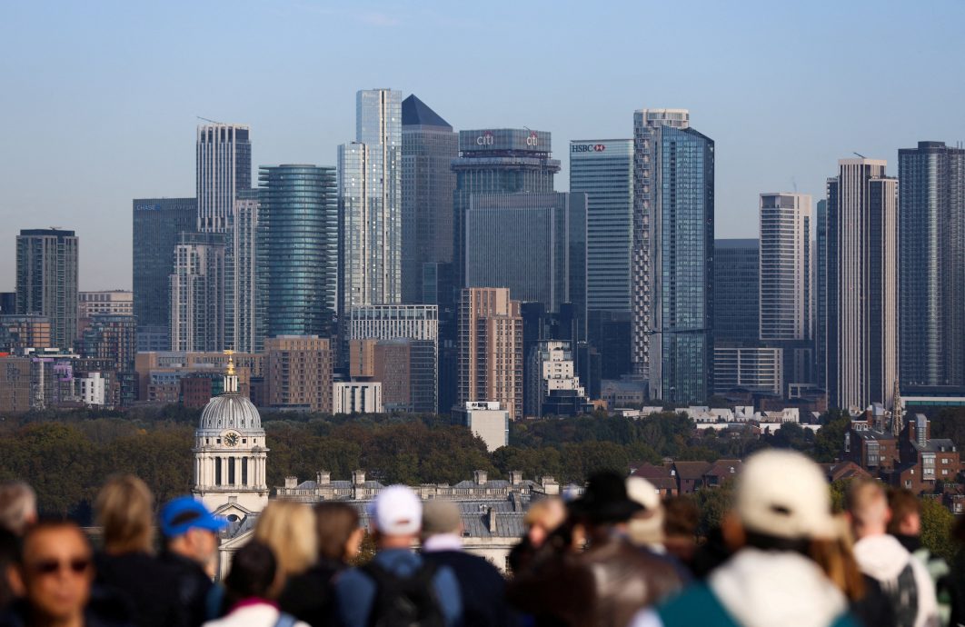英国启动50年来最大移民制度改革 合法移民要等20年才能申请永久居留
