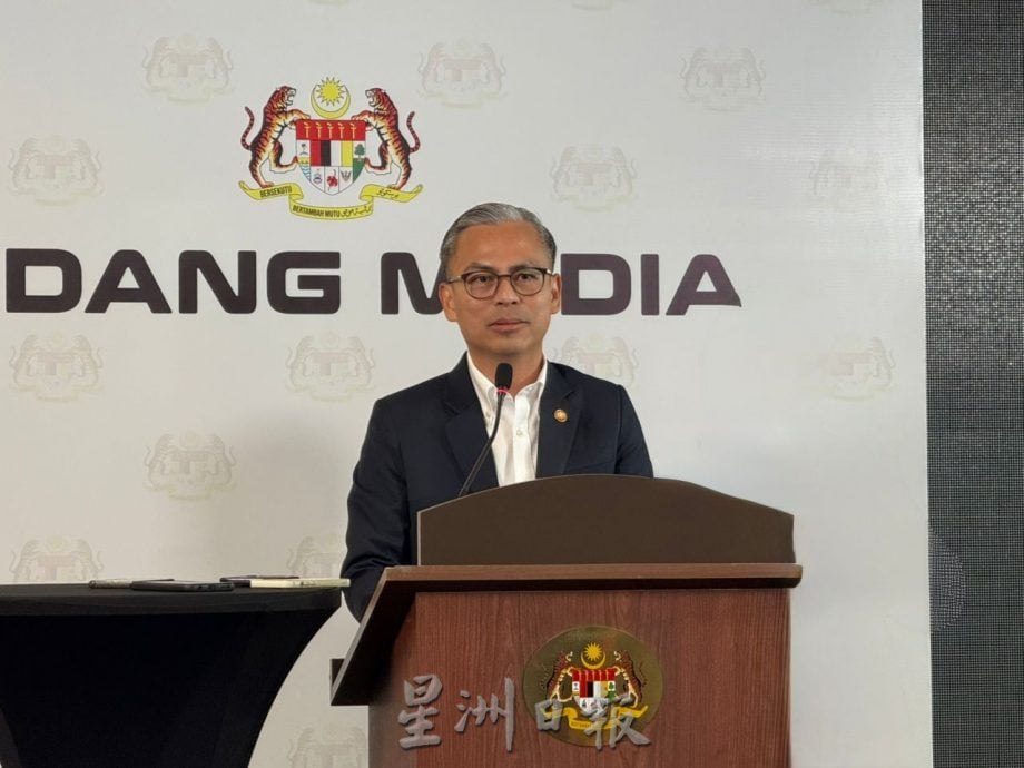 法米:首相强烈谴责记者遭袭案
