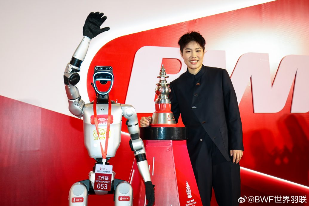 世界羽联2025年度最佳颁奖礼| 5度入围终首次获奖 谢儮好:意义重大