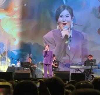中年好声音4丨“企鹅人”五灯满分晋级 真身被揭是周志康
