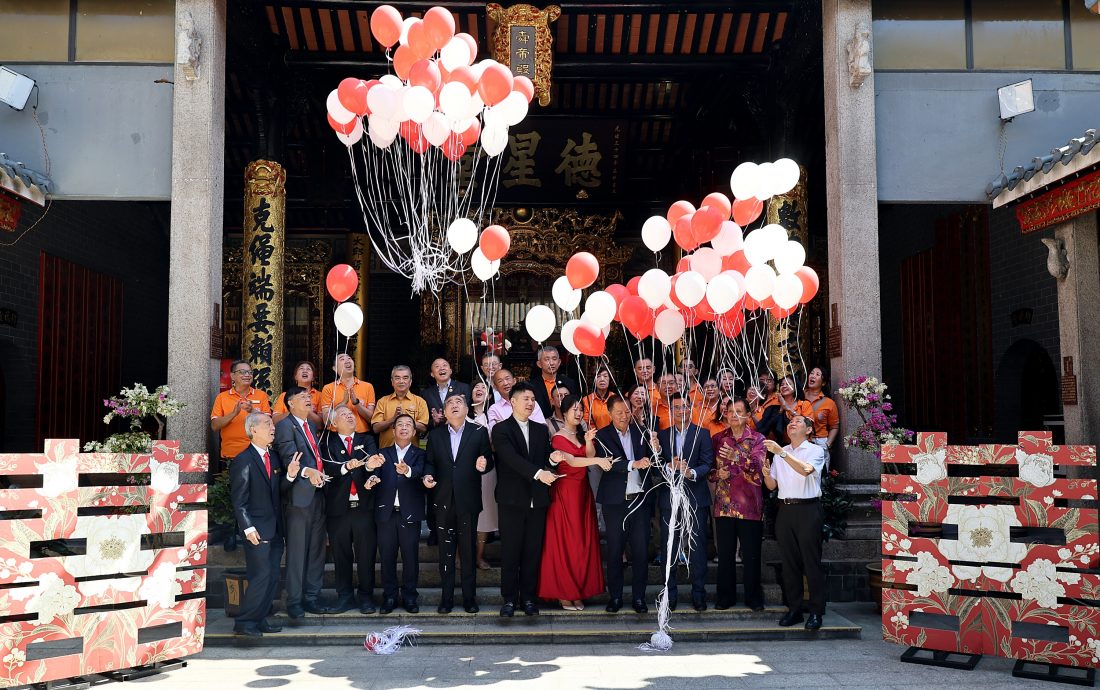取代稿 / 陈氏书院迎来第2025对新人注册!陆兆福:婚姻带旺文化地标