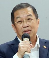 陈氏书院迎来第2025对新人注册!陆兆福:婚姻带旺文化地标