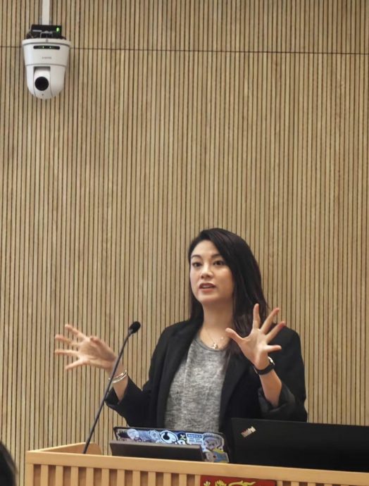 廖碧儿当讲师身材大走样 自我介绍“TVB明星”无人认识