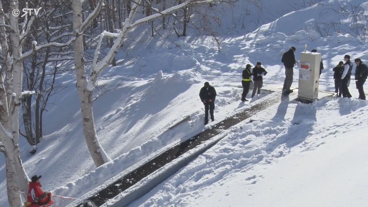 日本5岁男童滑雪场遭输送梯夹手臂 送院后伤重不治