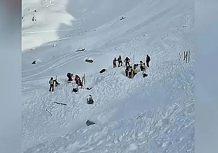 看世界 西班牙比利牛斯山雪崩 滑雪客3死1伤