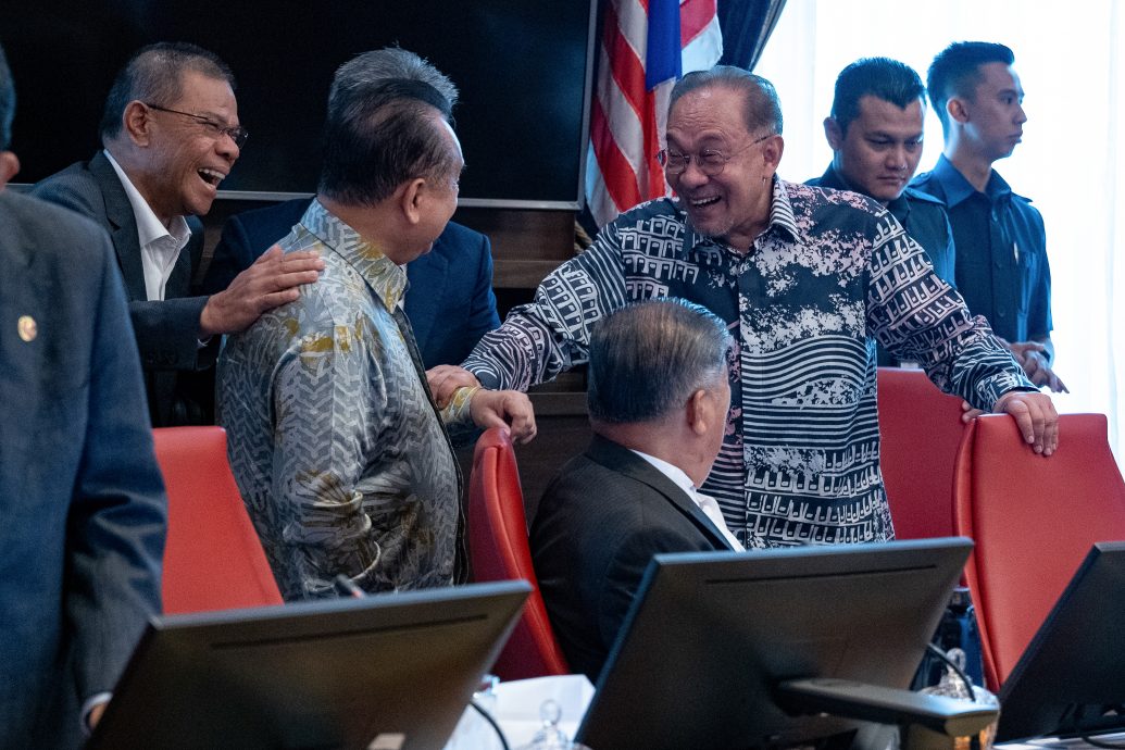 补图//安华主持内阁会议