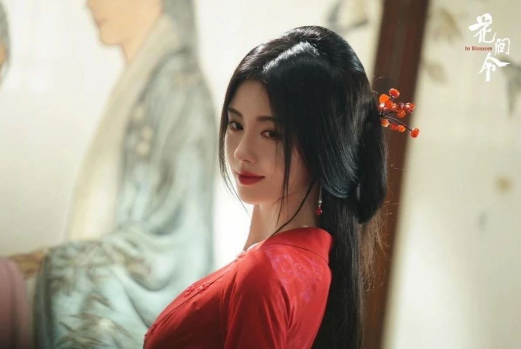 遭前东家控私人出游报公帐 鞠婧祎怒怼:骗签双重合约
