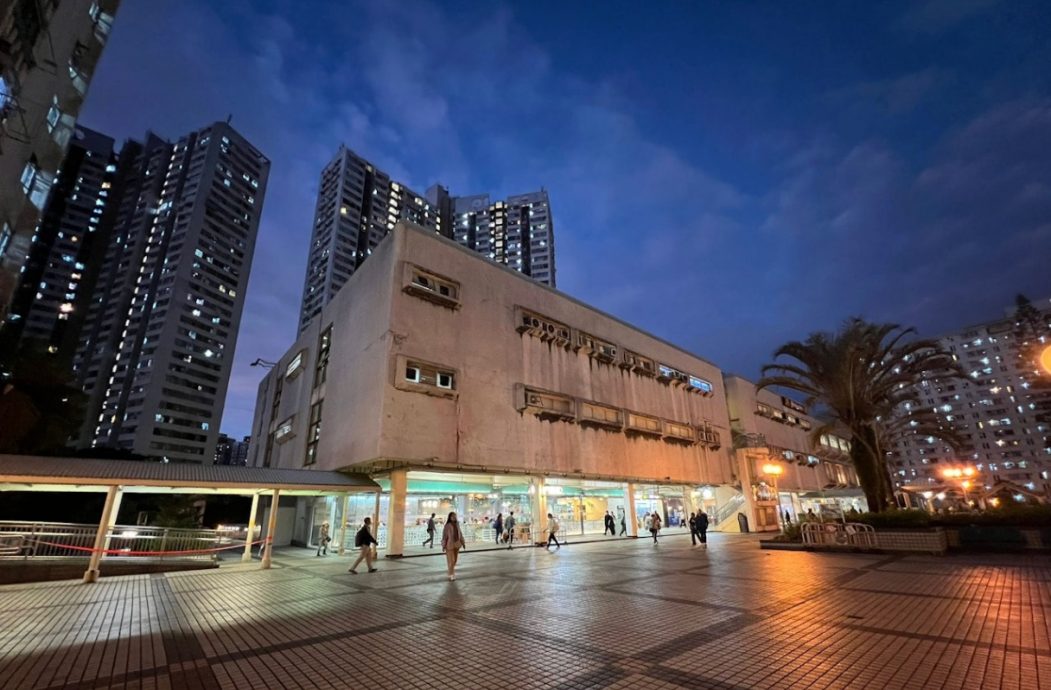 香港五级大火/店家头七悼念老街坊 “有些顾客永远见不到了”