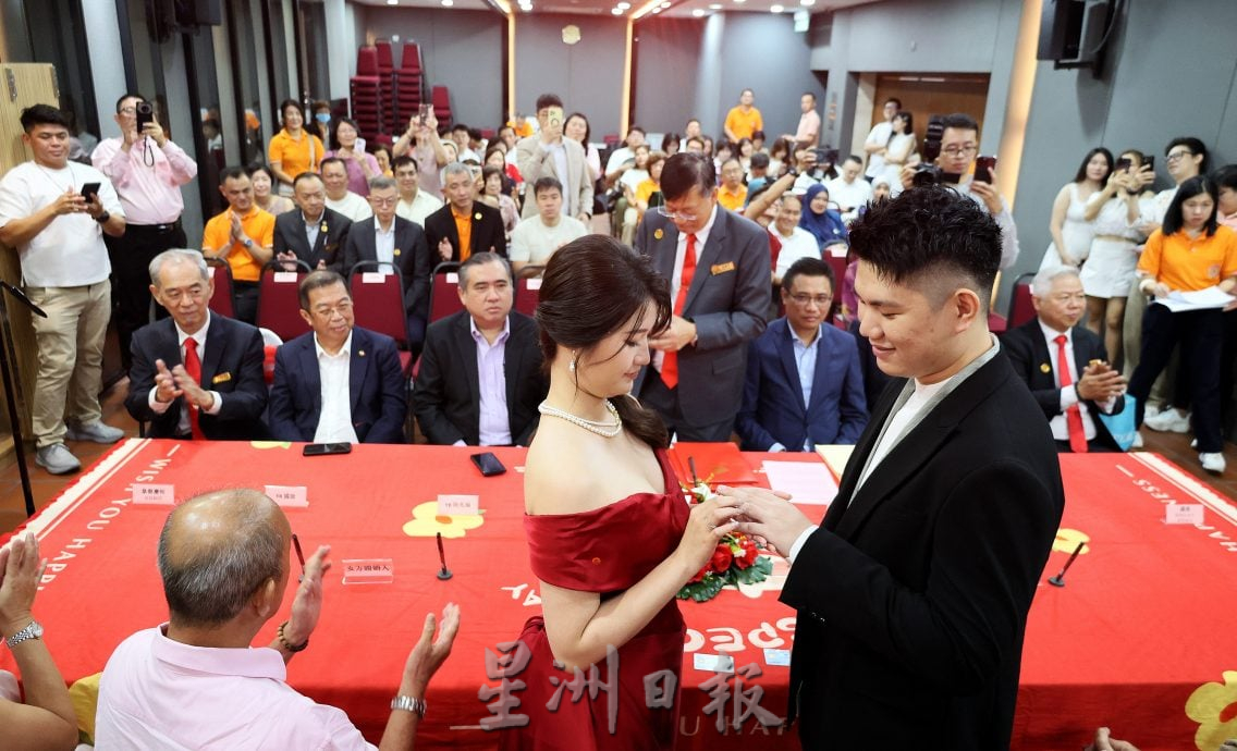 陈氏书院迎来第2025对新人注册!陆兆福:婚姻带旺文化地标