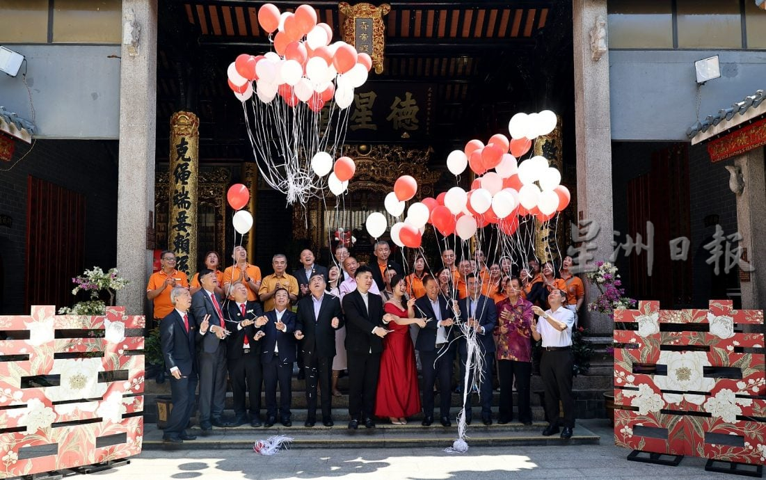 陈氏书院迎来第2025对新人注册!陆兆福:婚姻带旺文化地标