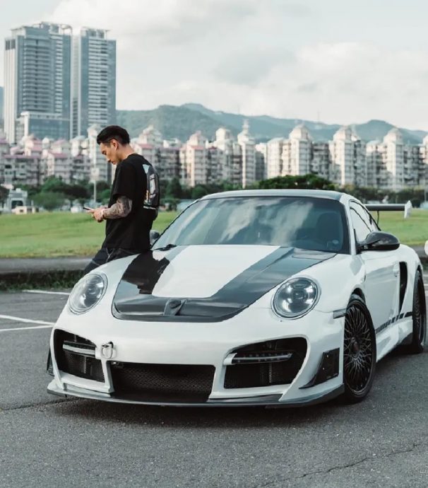 驾保时捷追撞前车 王阳明道歉:我会负责