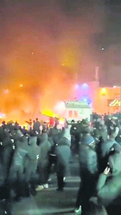伊警告示威者勿当“外国佣兵” 喊话特朗普“管好美国”