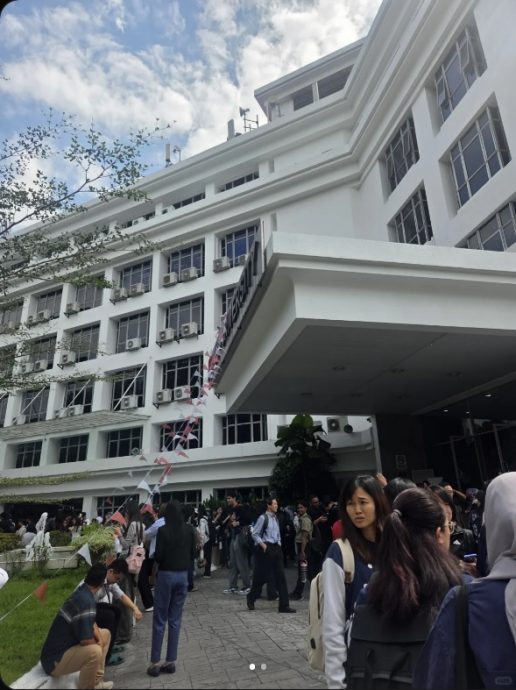 已签发//精英大学4楼食堂疑煤气爆炸·传有人受伤 全校疏散