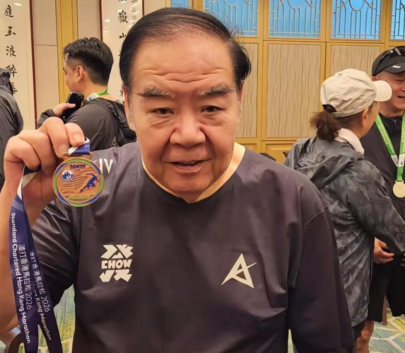 文念中爆周润发善举 网民:用生命影响生命