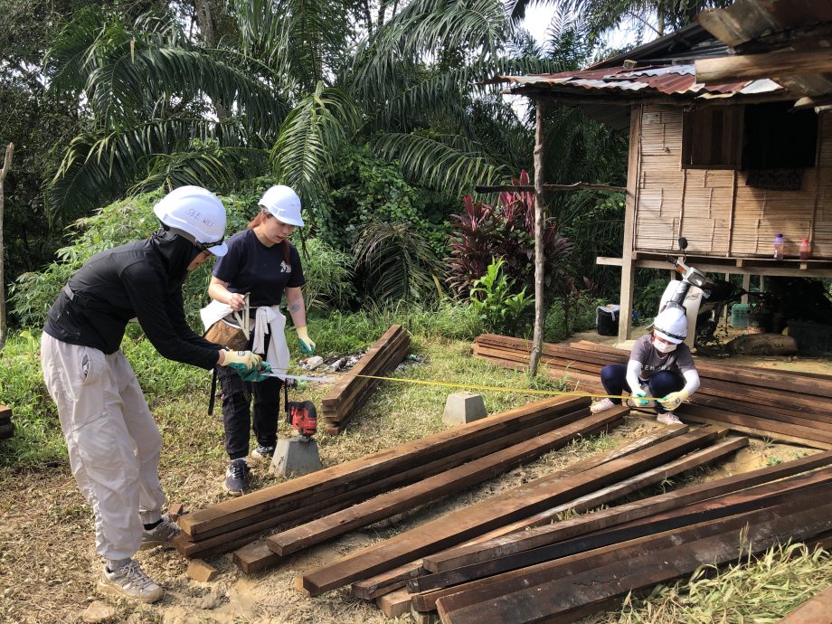 暖势力:打工度假情谊未散 揪团出力为原住民平地起屋
