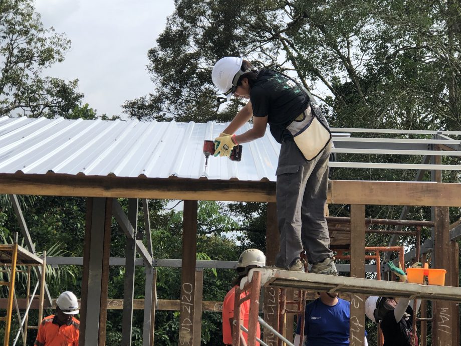 暖势力:打工度假情谊未散 揪团出力为原住民平地起屋