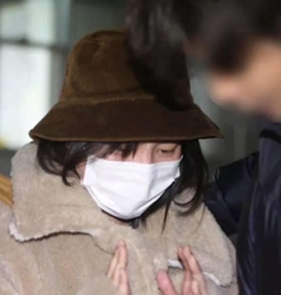 朴娜勑卷争议停工后首现身 俊男陪上酿酒课遭网民怒轰