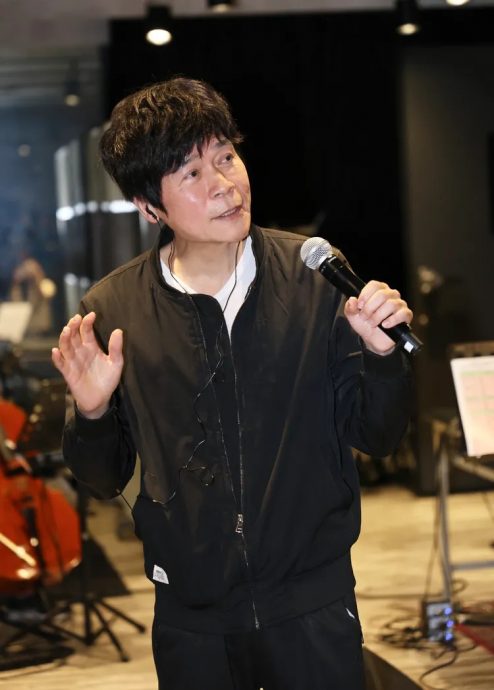 洪荣宏摄护腺术手后现身 突认分居爱妻3个月
