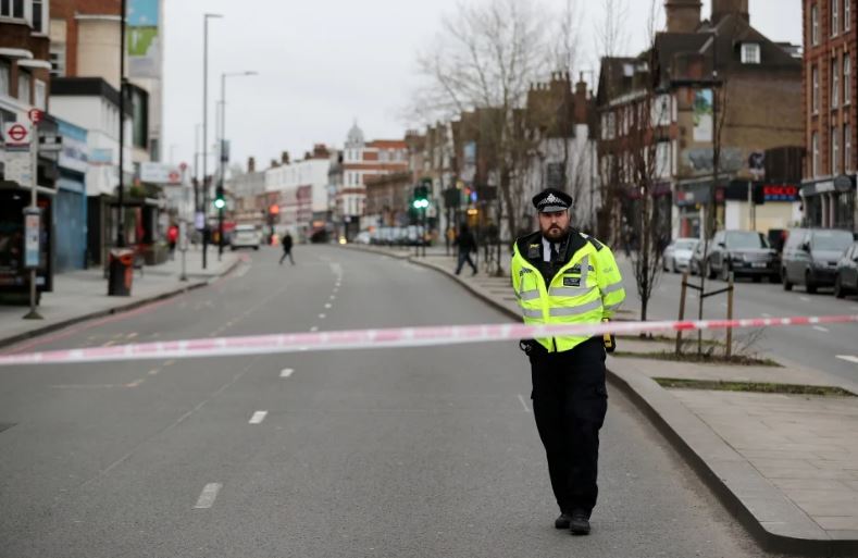 生死互换!英国警方误报少年死亡 两家庭陷“错位悲痛” 