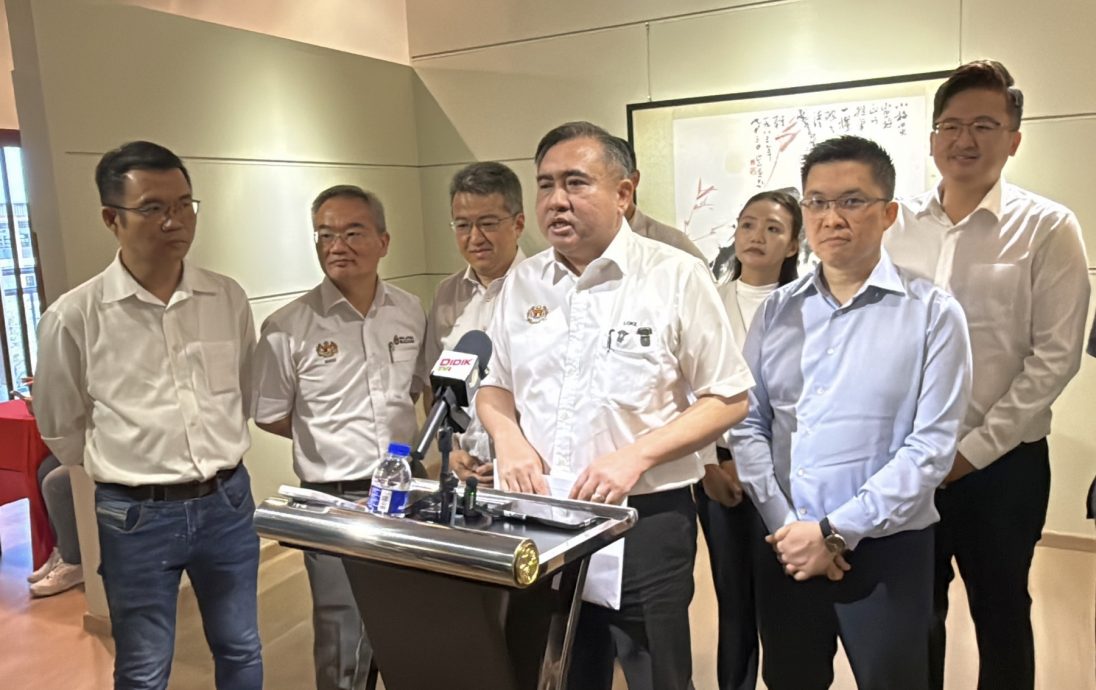 (签发供上网)“不是首相的意思”. 陆兆福:非所有独中生须考SPM