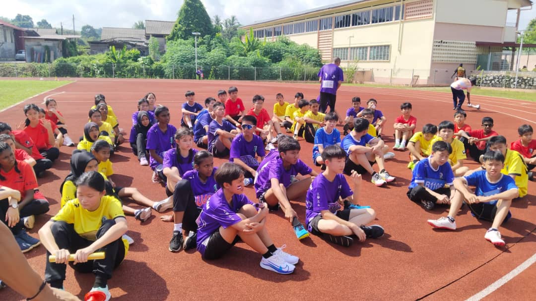 NS年轻人/瓜拉庇劳中华中学61届运动会 紫队8连贯成全场总冠军