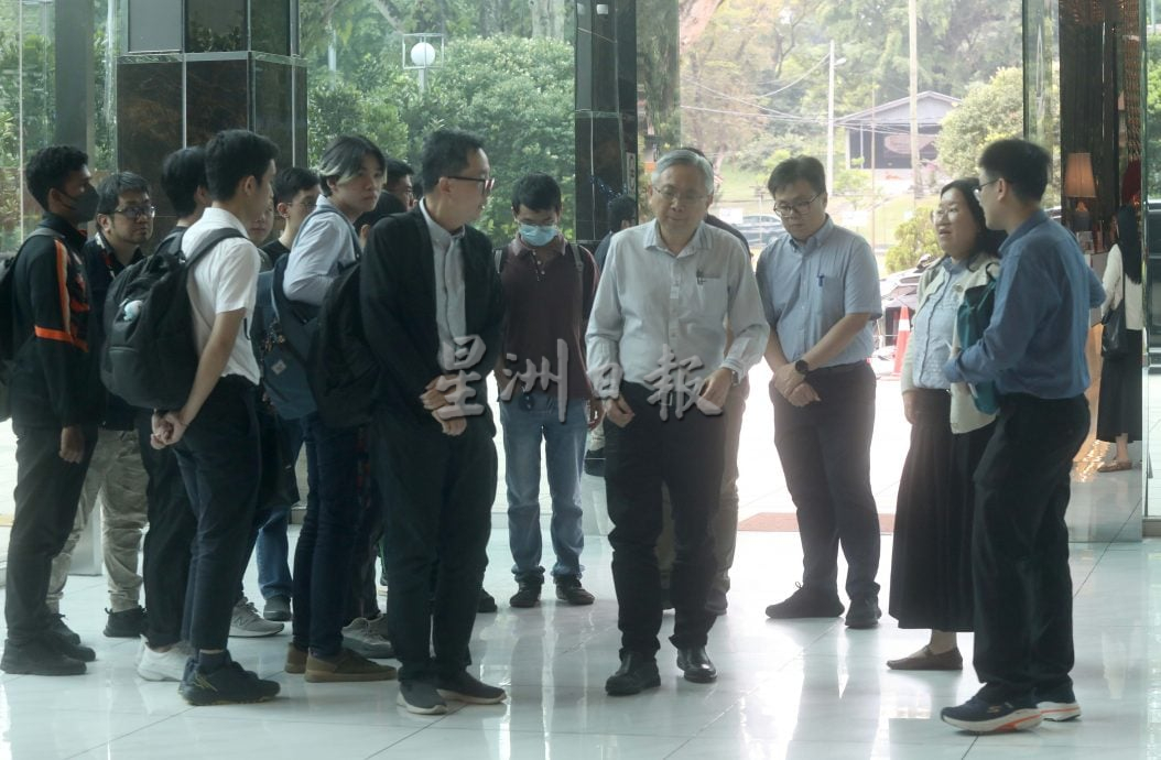 精英大学校园爆炸案 | 优大校方吁学生明早默哀一分钟