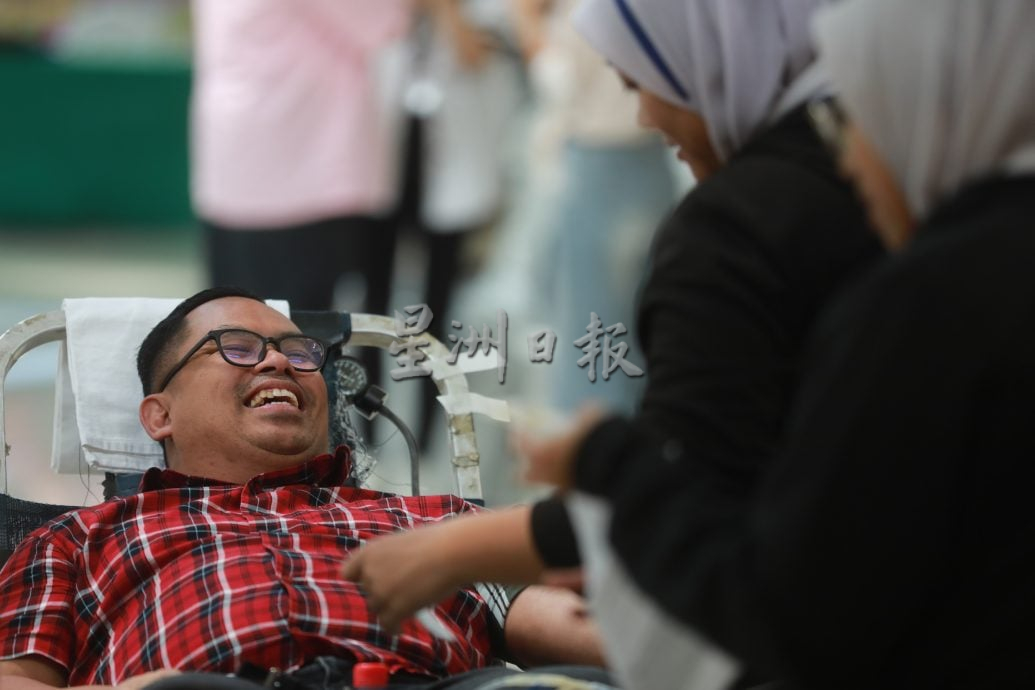 我们/血液连心 团结同行