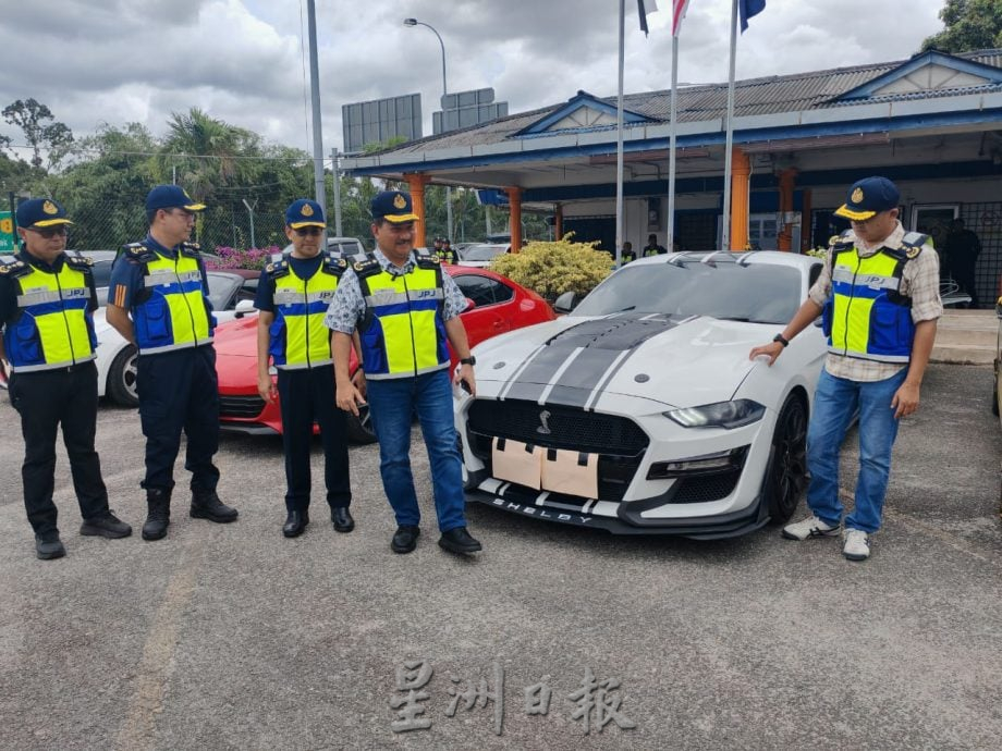 全国:有钱买豪华车,却不缴还路税