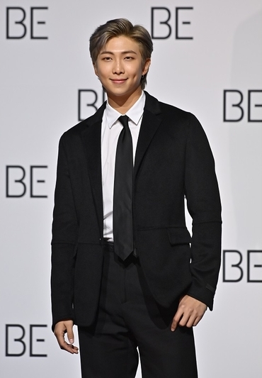 32岁生日暖捐逾80万 j-hope向社会传递温暖