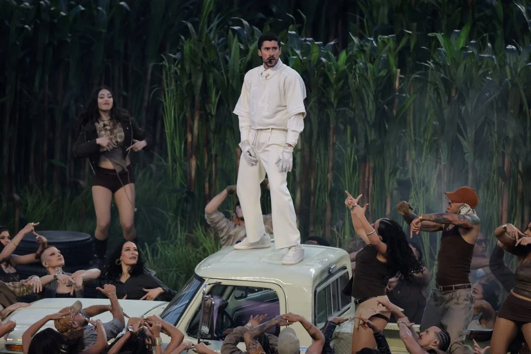 Bad Bunny拖女神卡卡跳拉丁舞 特朗普狠批糟糕惹议