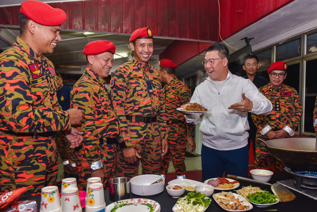 倪可敏清晨4时半现身消拯局 亲自下厨与“烈火英雄”共进封斋餐