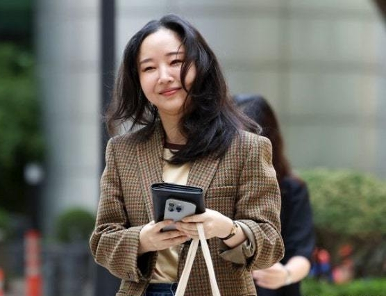 夺权指控不足闵熙珍胜诉 法院判HYBE须付6000万