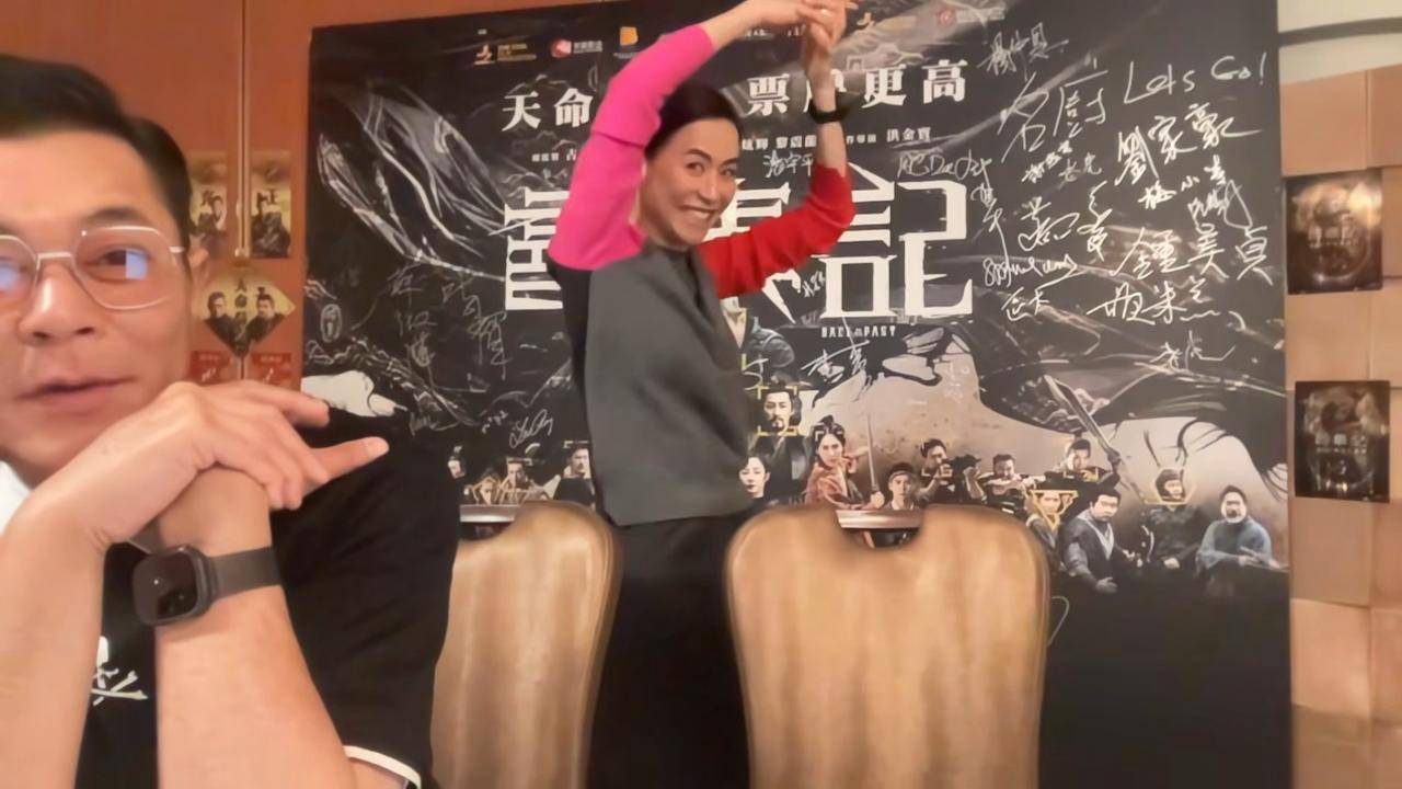 寻秦记|古天乐直播被网起哄唱歌 宣萱伴舞做拜神动作搞笑