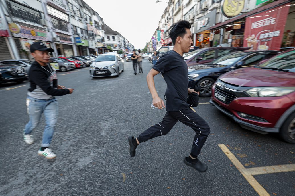 已签发//移民局斋戒月加强执法·洛曼:严禁非法摆摊及雇聘