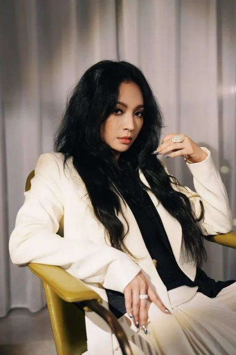 戴佩妮李佳薇出征《乘风2026》 宣萱李施嬅也入列