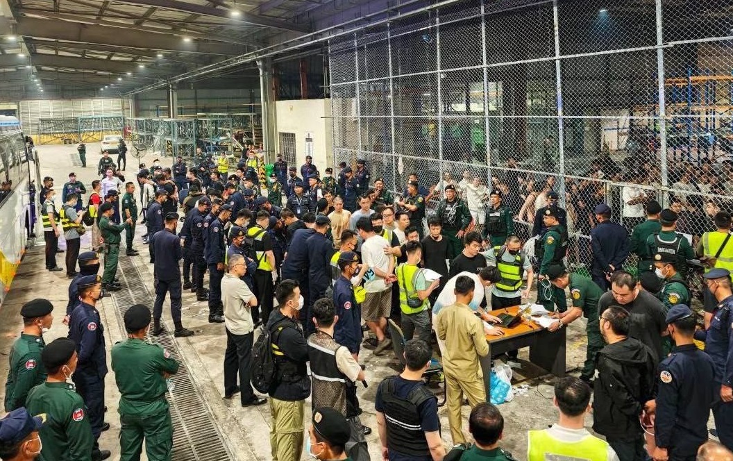 柬持续加大电诈打击力度 连4天遣返逾千中国人