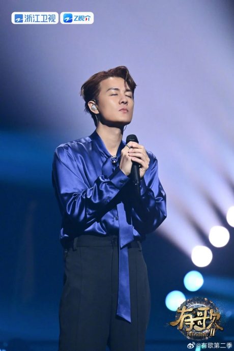 被乐评人批“歌曲没力量” 吴克群反呛:别专挑缺点