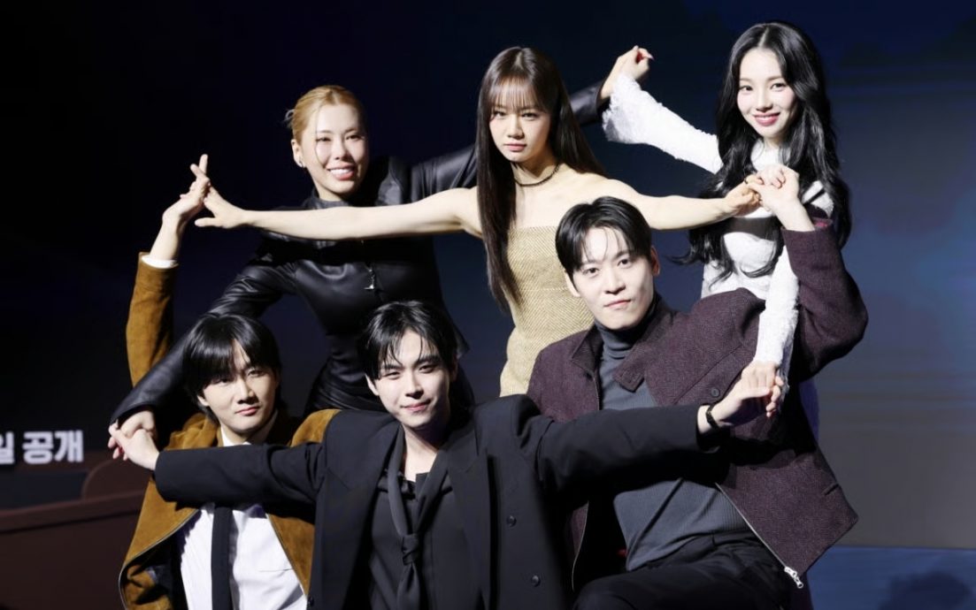 被爆对Karina与GABEE伸“咸猪手” 金度勋回应:顺势抓痒而已