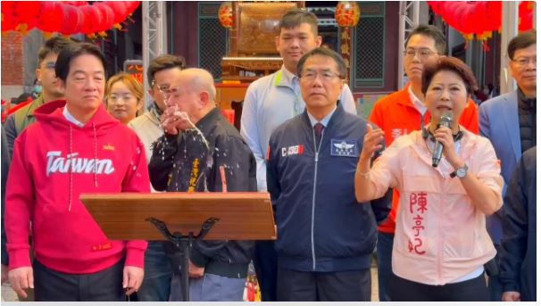 视频| 赖清德初二祈福 庙宇主委突呕吐惨遭喷溅一身:染诺如病毒