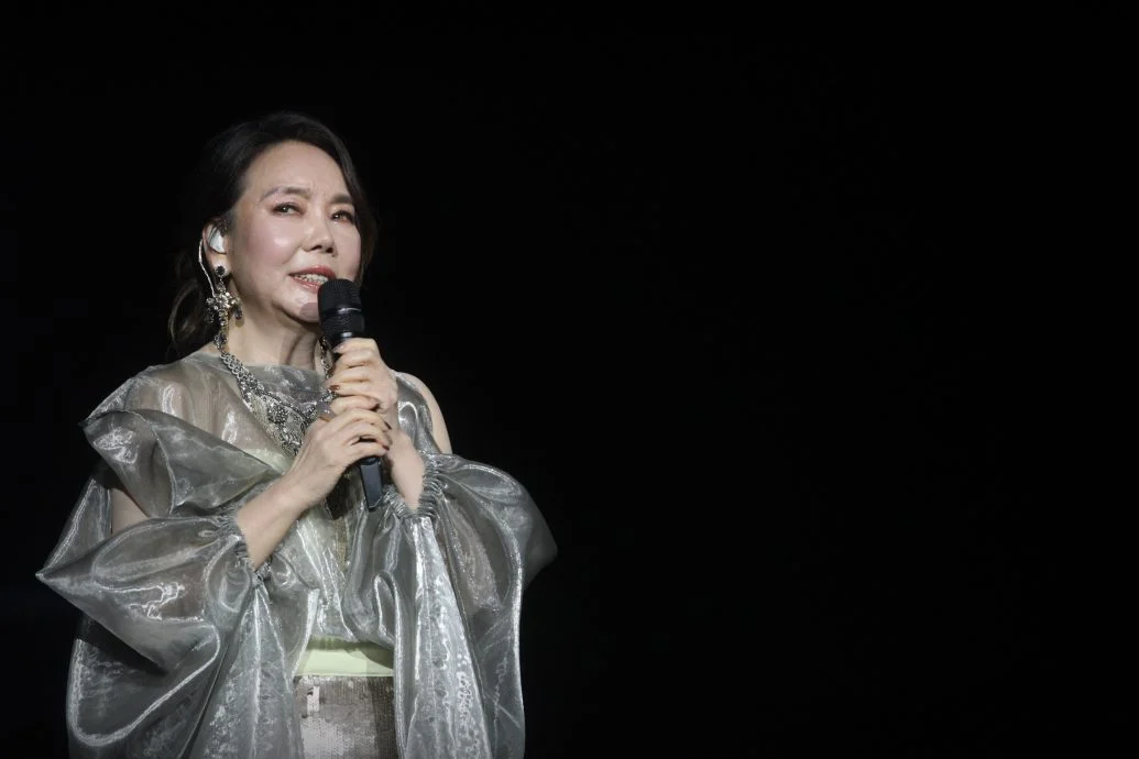 辛晓琪云顶庆63岁生日 台上忆屠颖哽咽落泪