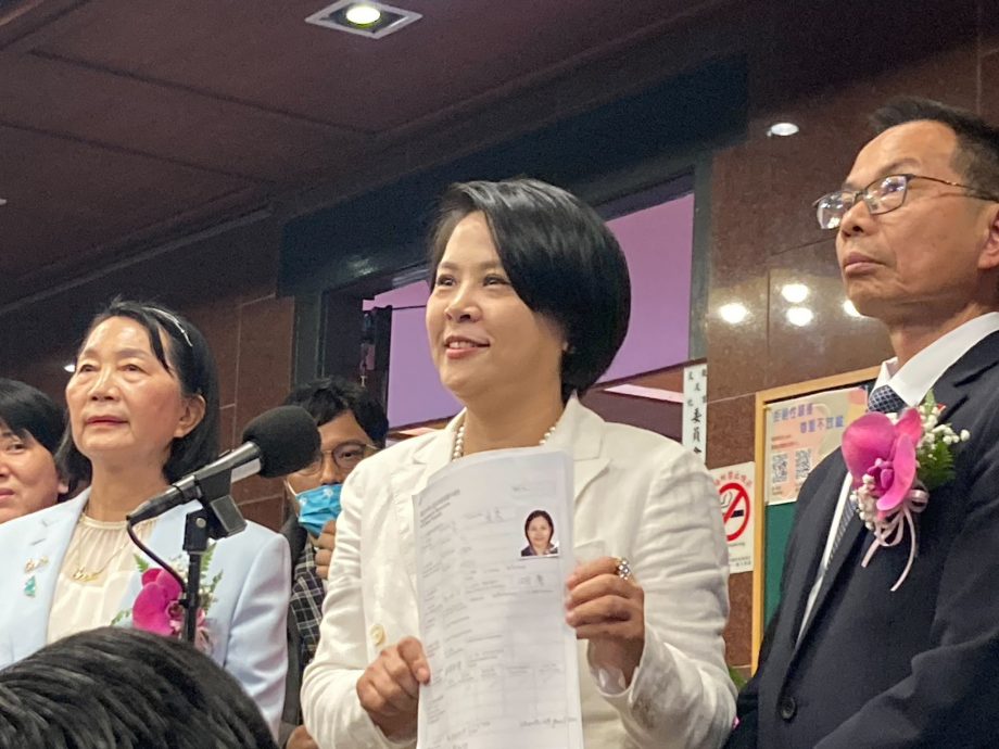 首位陆配立委:已放弃中国籍但不被受理 唯一效忠中华民国