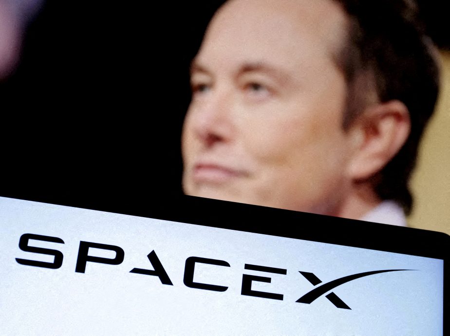 马斯克:SpaceX将优先在月球打造“自我发展城市”