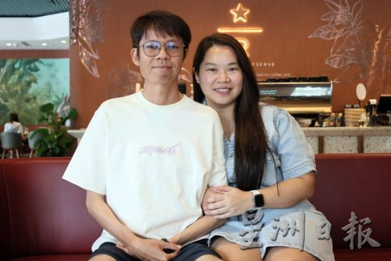 【派红包形式/02】新婚夫妇首次派红包,期待将祝福送出去