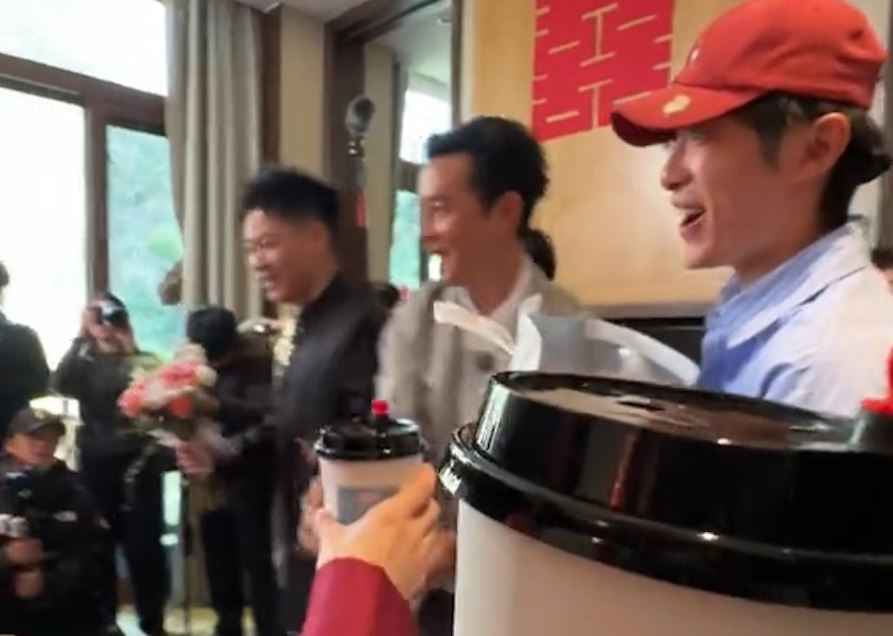 吴彦祖突然现身婚礼当伴郎 伴娘似做梦:开门一刻傻掉