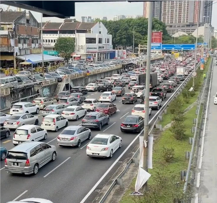 塞到怀疑人生 雇员吁老板重启WFH