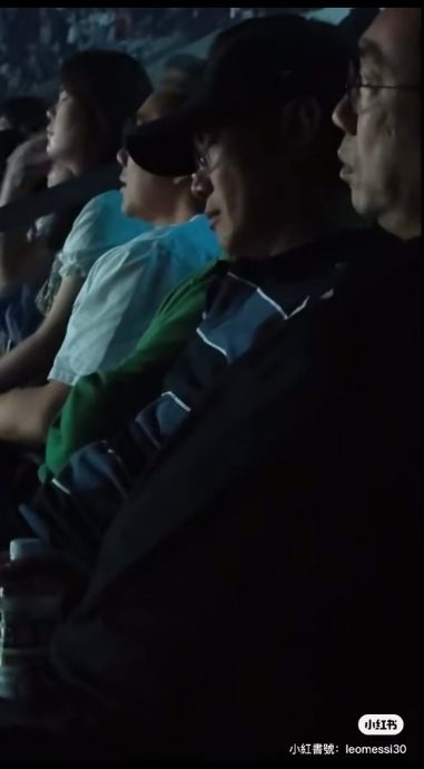 好兄弟陈奕迅帮李荣浩监场?看单依纯演唱会看睡了